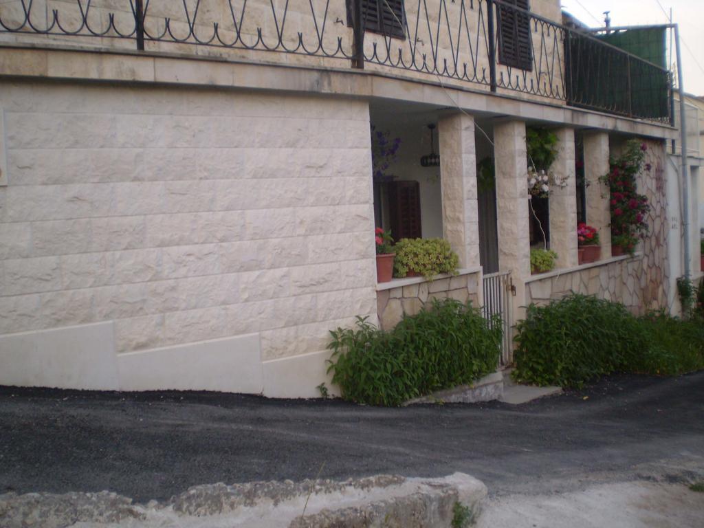 Apartments Nikola Pucisca Esterno foto