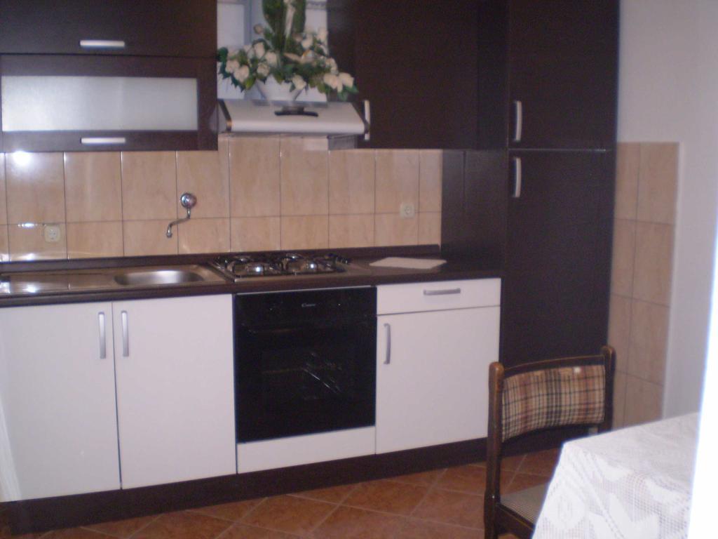 Apartments Nikola Pucisca Esterno foto