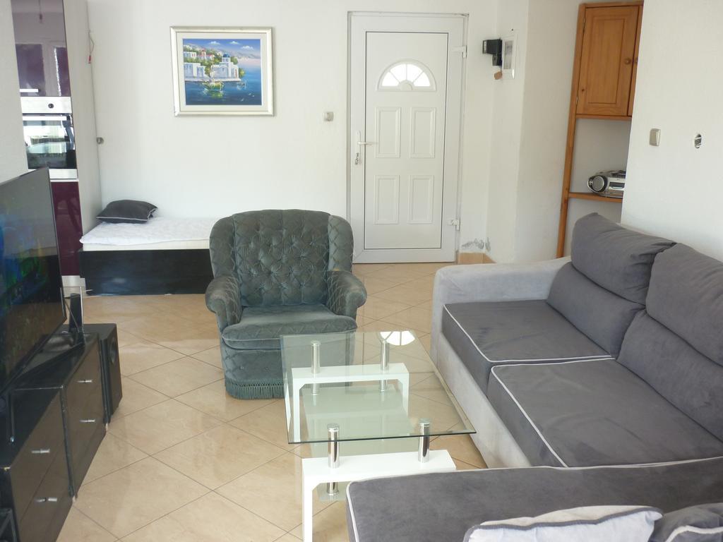 Apartments Nikola Pucisca Esterno foto
